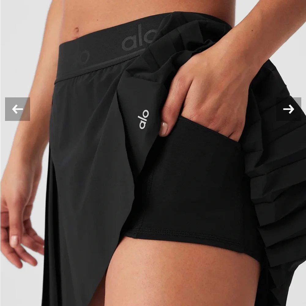 Alo Yoga Aces Tennis Skirt size x small brand new